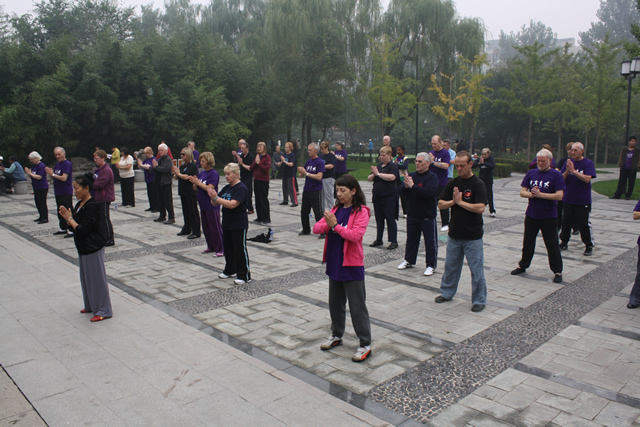 Health Qigong pracrtice promise to sooth you mind and boost your fitness